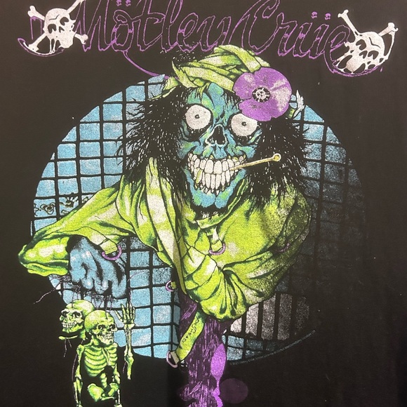 WOMENS GRAPHIC TEE - Picture 2 of 4